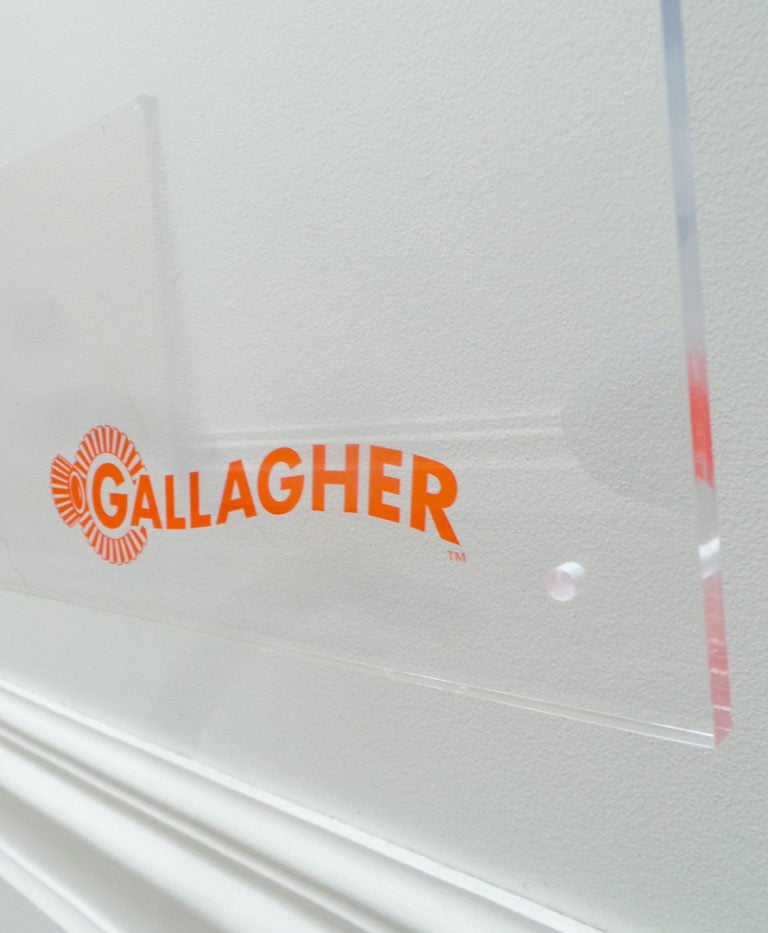 WallScrawl_Frameless_Clear_Acrylic_Whiteboard_Logo_Gallagher (4 of 6)