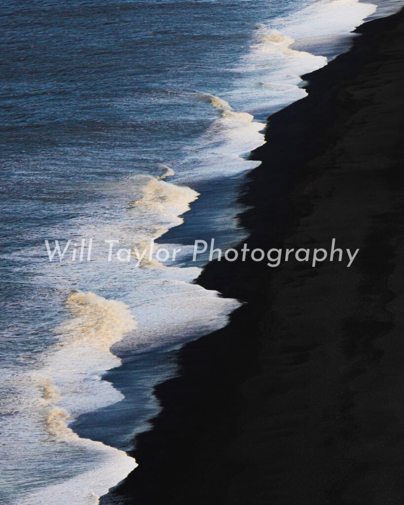 iceecal; Waces crashing on Icelandic beach